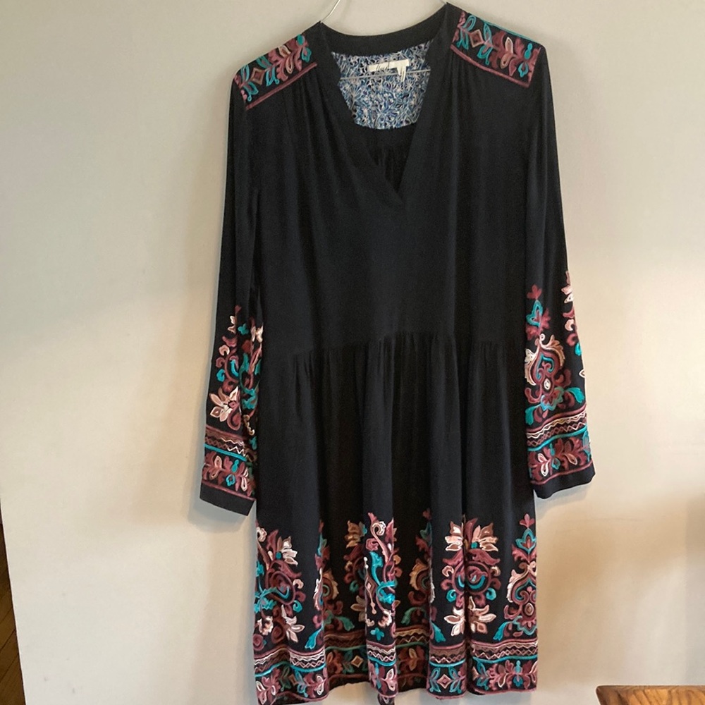 Floreat from Anthropologie tunic dress medium v neck